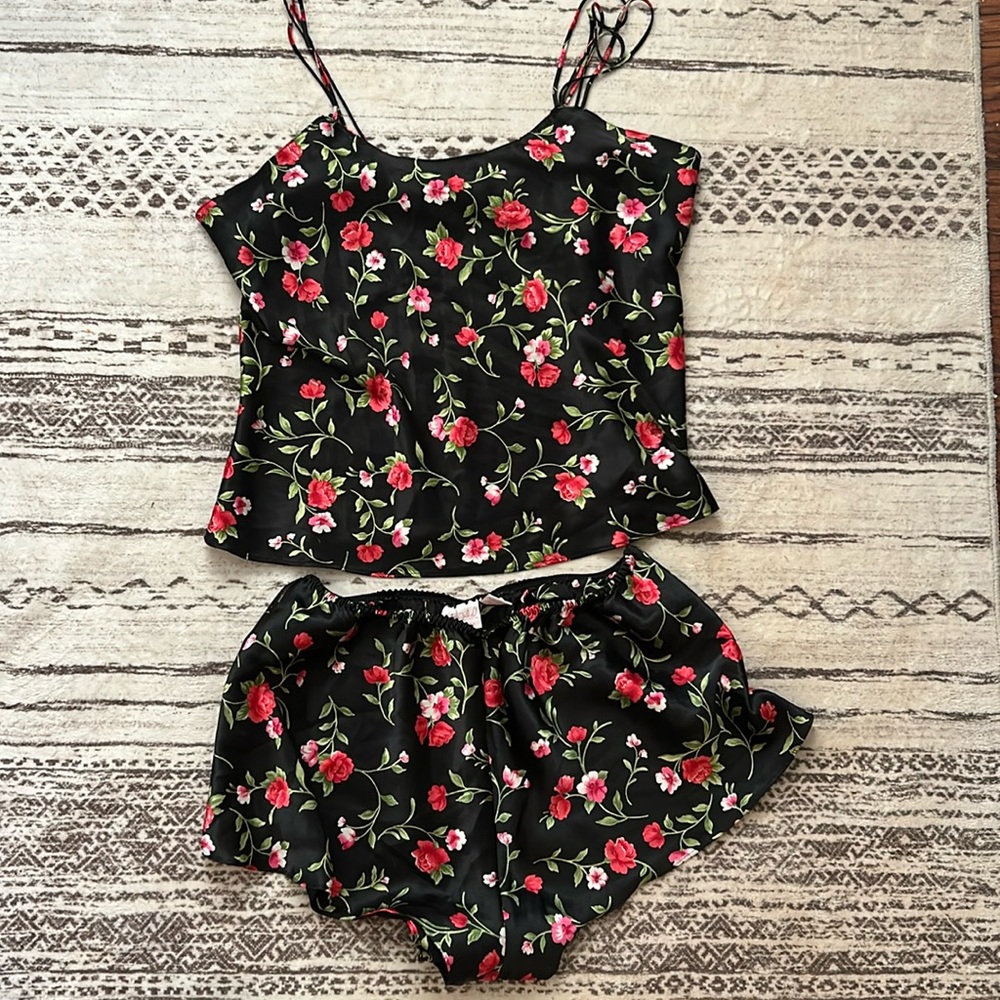 Kathy Ireland sleepwear set size Large, floral - Picture 3 of 3